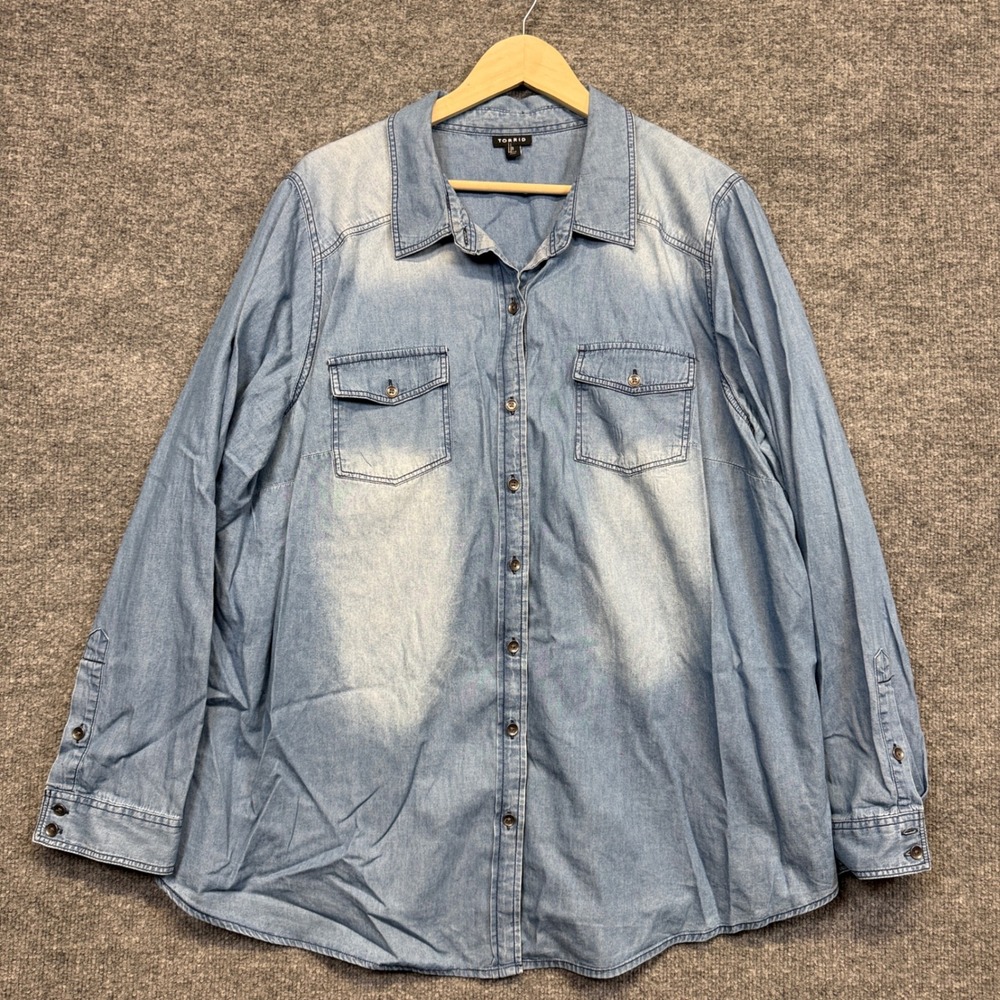 Torrid Size 3 US 3X Chambray Shirt Blue Washed Cotton Button Up Patched Pockets